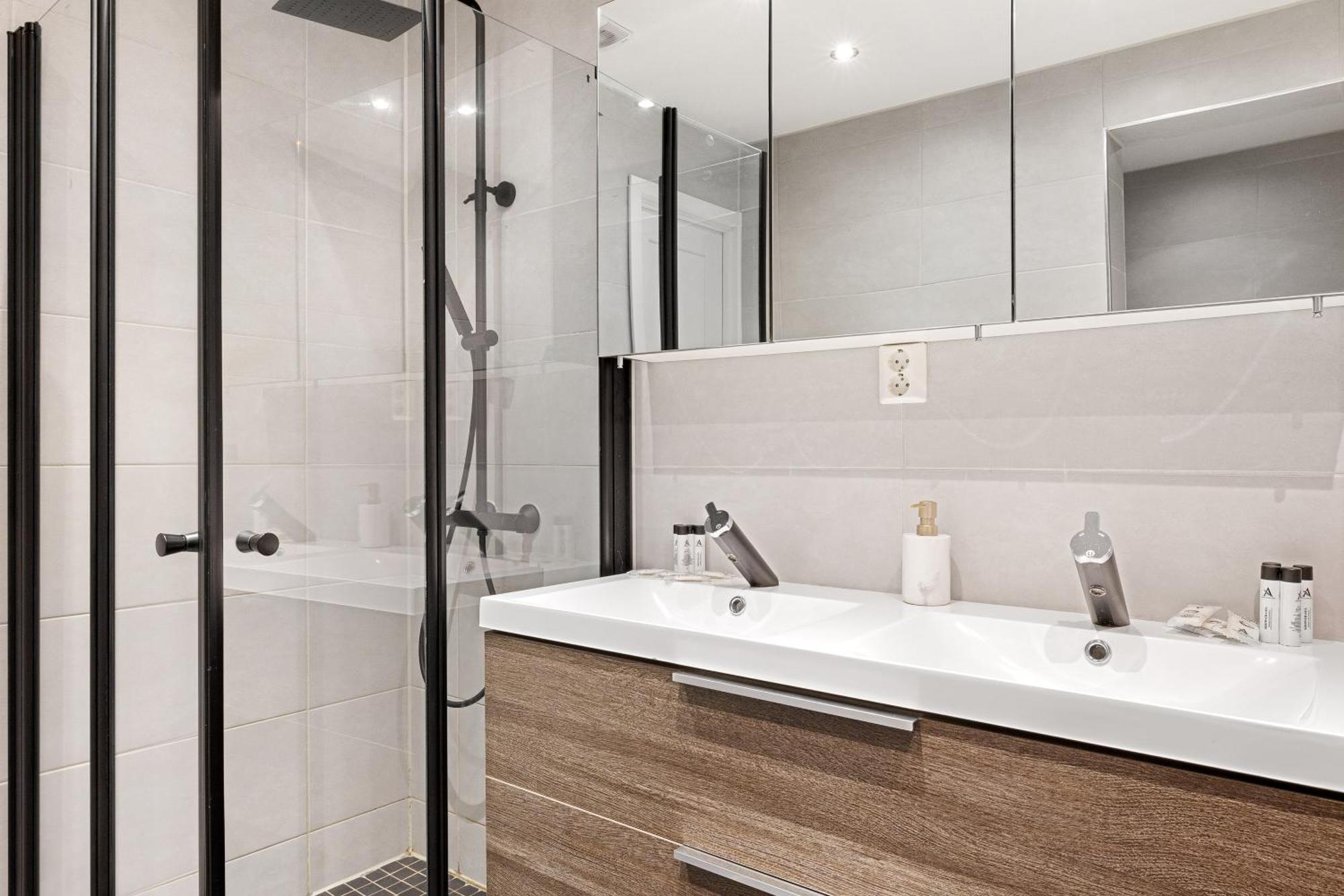 Homerentals L 120Sqm Mid-Central - King Beds - 500Mbps Wi-Fi Bergen Ngoại thất bức ảnh